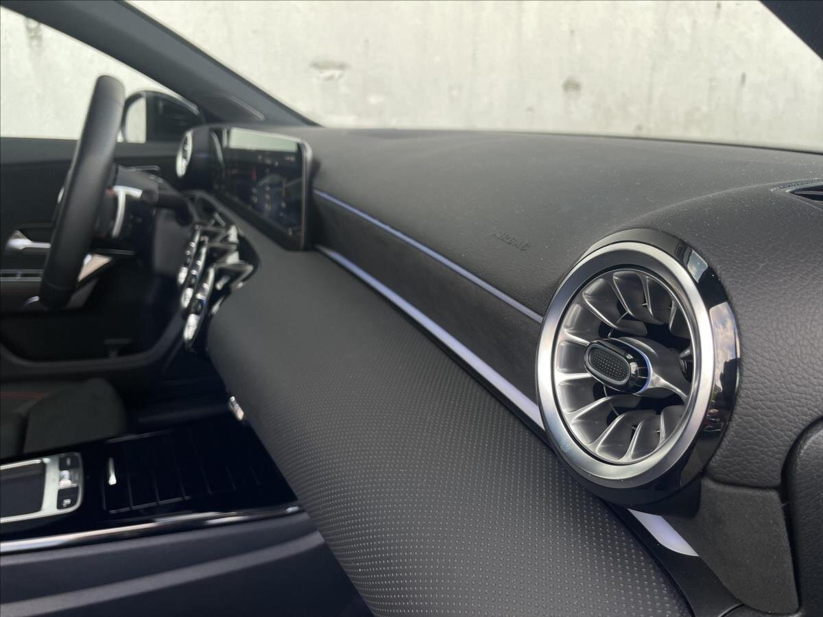 Mercedes-Benz Třídy A Hatchback 2,0 l 110 kw