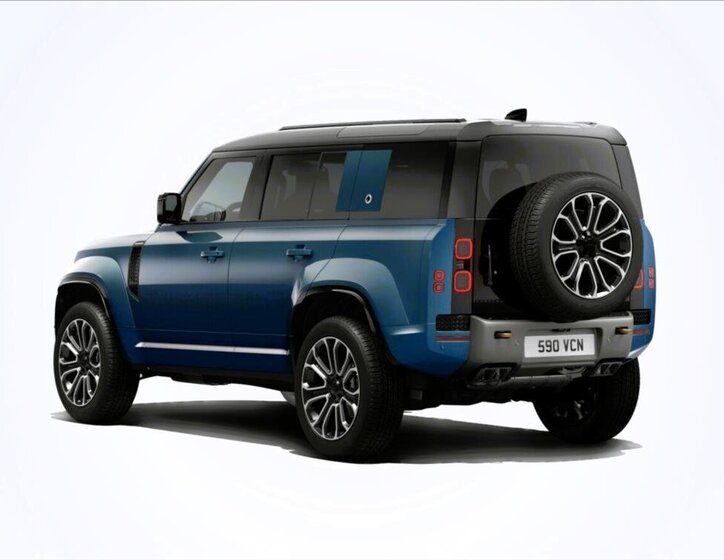 Land Rover Defender SUV / Terénní 4,4 l 467 kw