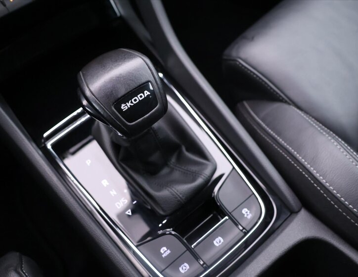 Škoda Karoq SUV 1,5 l 110 kw