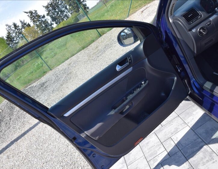 Volkswagen Jetta Sedan / Limuzína 1,9 l 77 kw