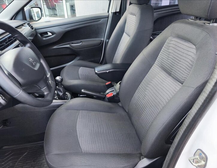 Peugeot 301 Sedan 1,2 l 60 kw