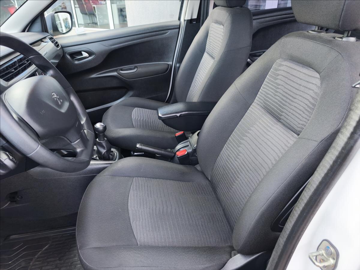 Peugeot 301 Sedan 1,2 l 60 kw