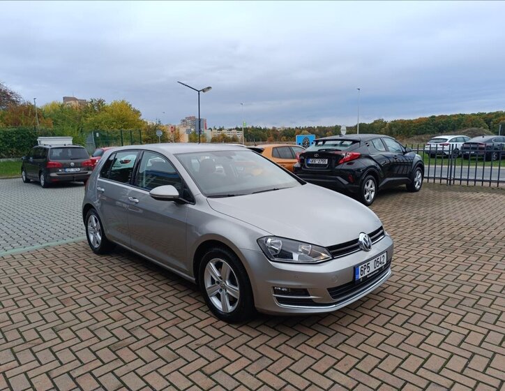 Volkswagen Golf Hatchback 1,4 l 110 kw