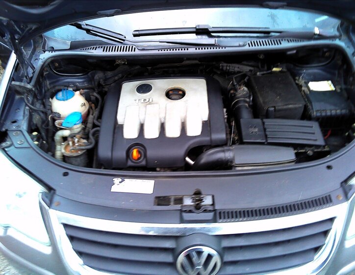 Volkswagen Touran Kombi 2,0 l 103 kw