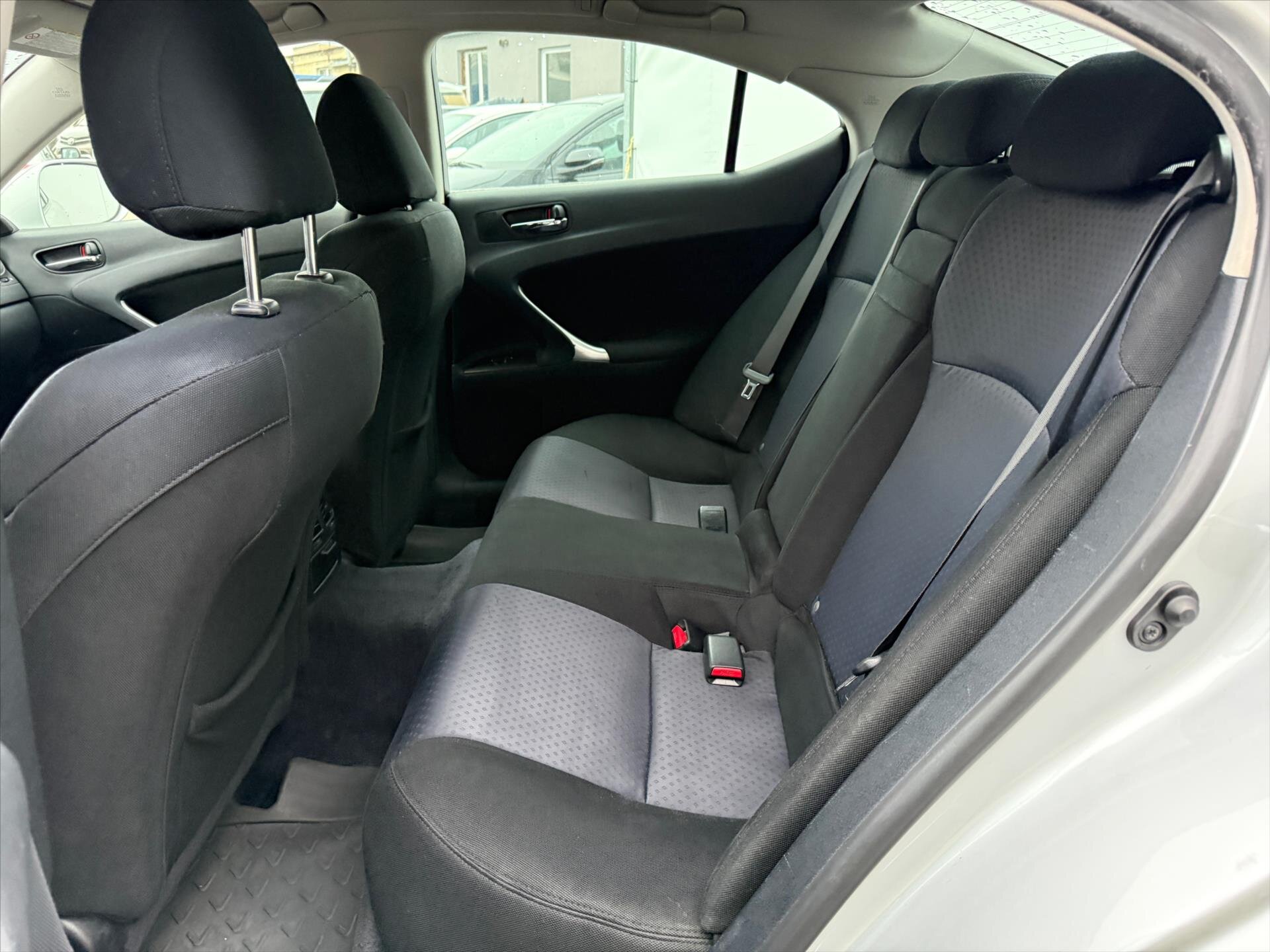 Lexus IS Sedan 2,5 l 153 kw