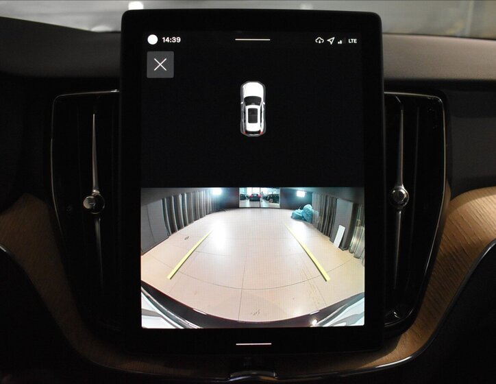 Volvo XC60 SUV / Terénní 2,0 l 184 kw