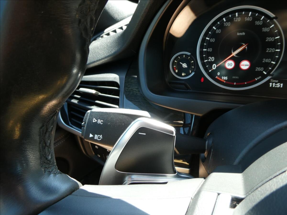 BMW X5 SUV / Terénní 3,0 l 280 kw