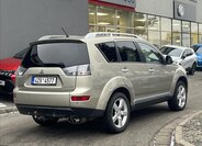 Mitsubishi Outlander SUV / Terénní 2,0 l 103 kw