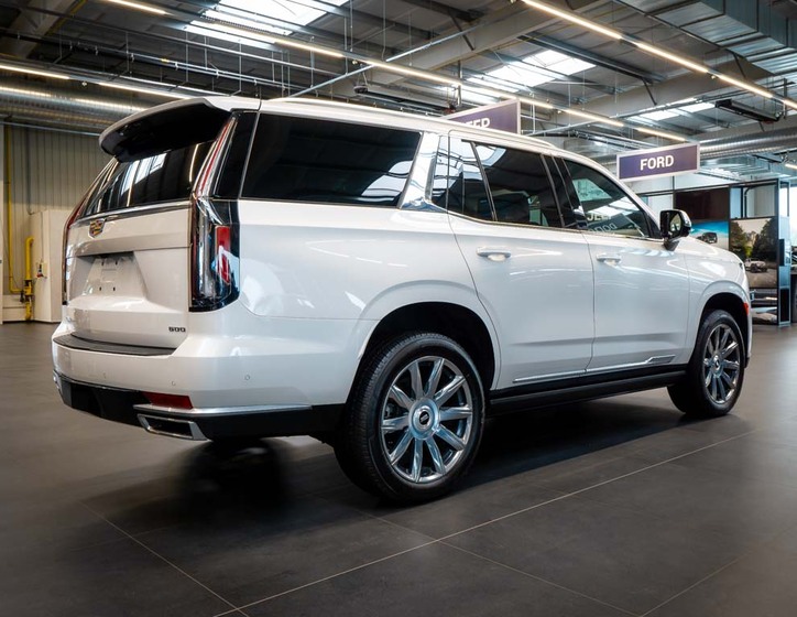 Cadillac Escalade 10