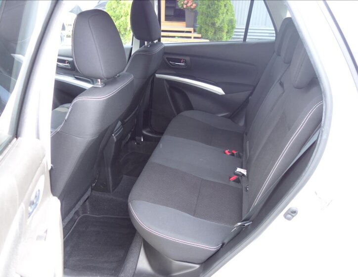 Suzuki S-Cross SUV 1,4 l 103 kw