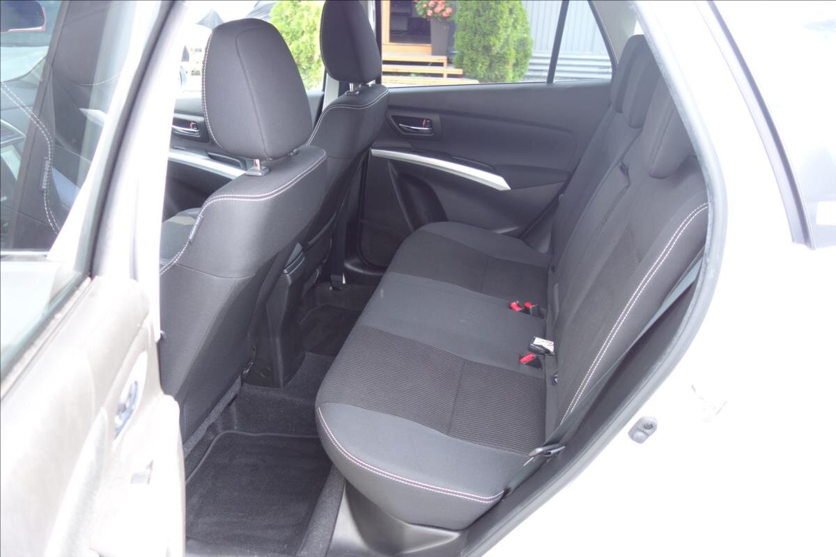 Suzuki S-Cross SUV 1,4 l 103 kw