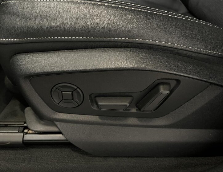 Audi Q8 SUV / Terénní 3,0 l 210 kw