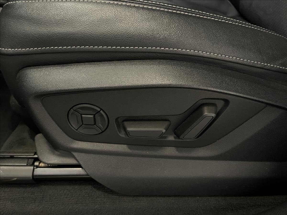 Audi Q8 SUV / Terénní 3,0 l 210 kw