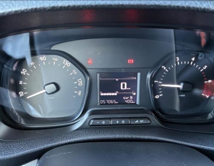 Opel Vivaro Skříň 2,0 l 90 kw