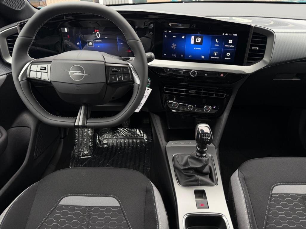 Opel Mokka SUV / Terénní 1,2 l 100 kw