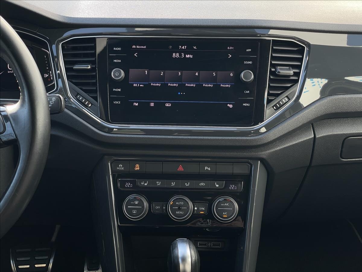 Volkswagen T-Roc SUV / Terénní 1,5 l 110 kw