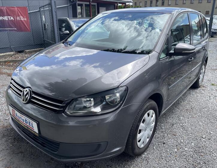 Volkswagen Touran 1