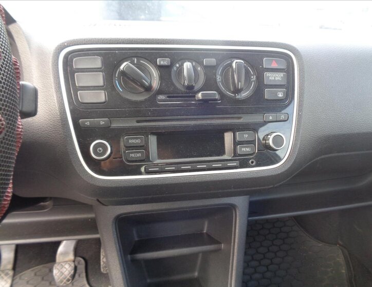 Volkswagen up! 12