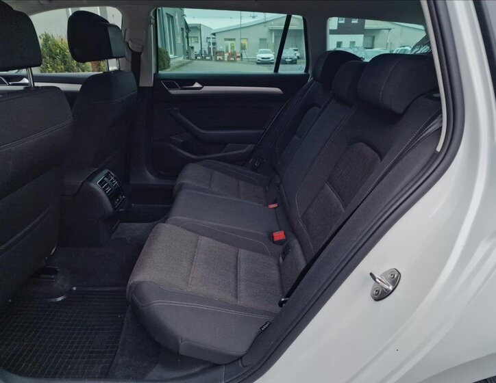 Volkswagen Passat Kombi 1,4 l 110 kw