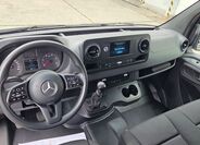 Mercedes-Benz Sprinter 11