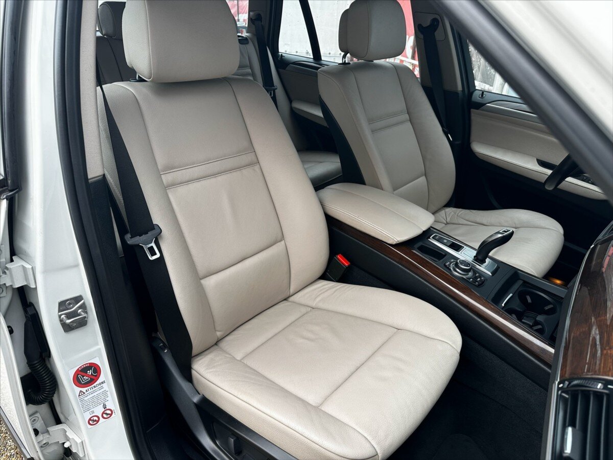 BMW X5 Kombi 3,0 l 180 kw