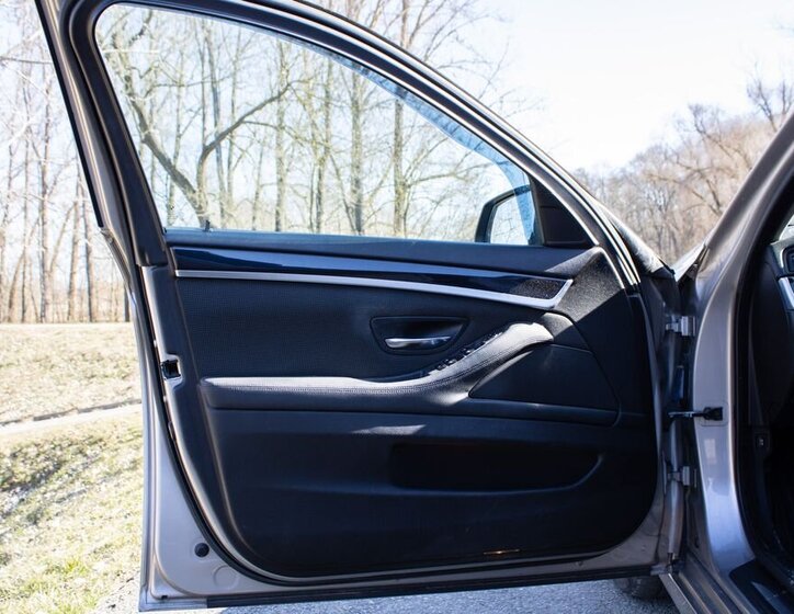 BMW Řada 5 Sedan / Limuzína 2,0 l 120 kw