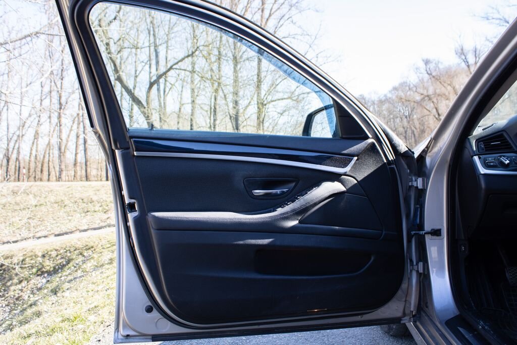 BMW Řada 5 Sedan / Limuzína 2,0 l 120 kw