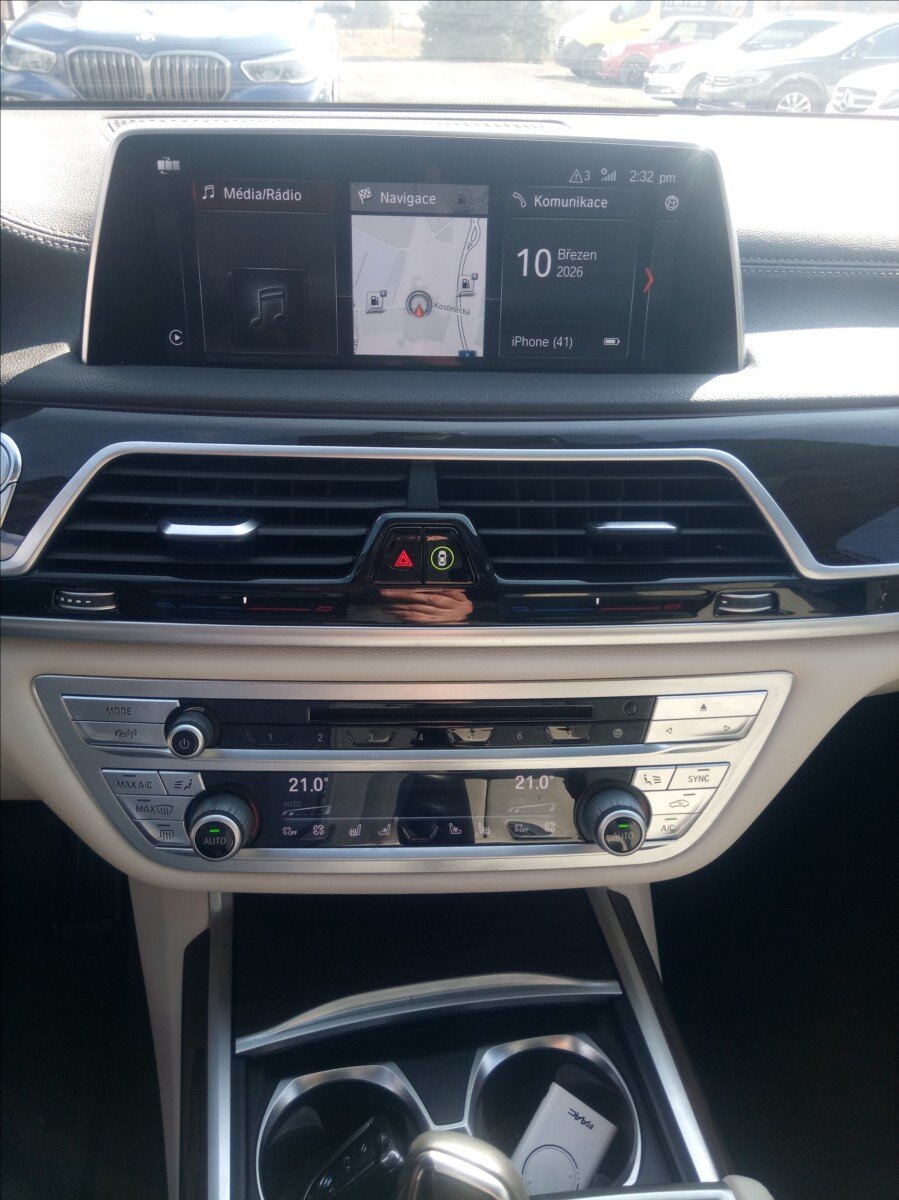 BMW Řada 7 Sedan / Limuzína 3,0 l 235 kw