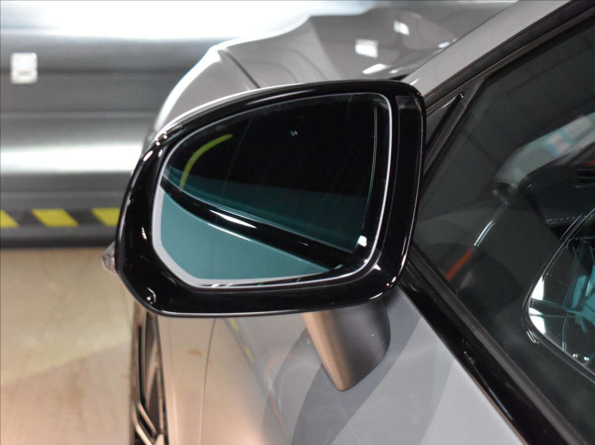 Volvo XC60 SUV / Terénní 2,0 l 184 kw