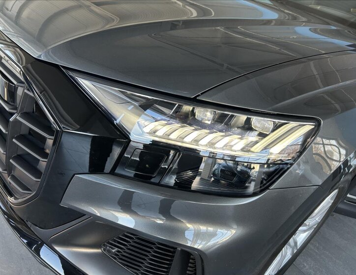 Audi Q8 SUV 3,0 l 250 kw