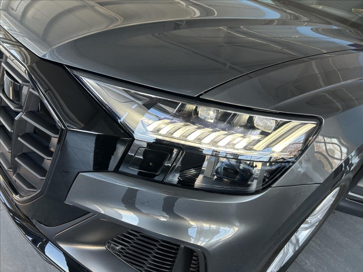 Audi Q8 SUV 3,0 l 250 kw