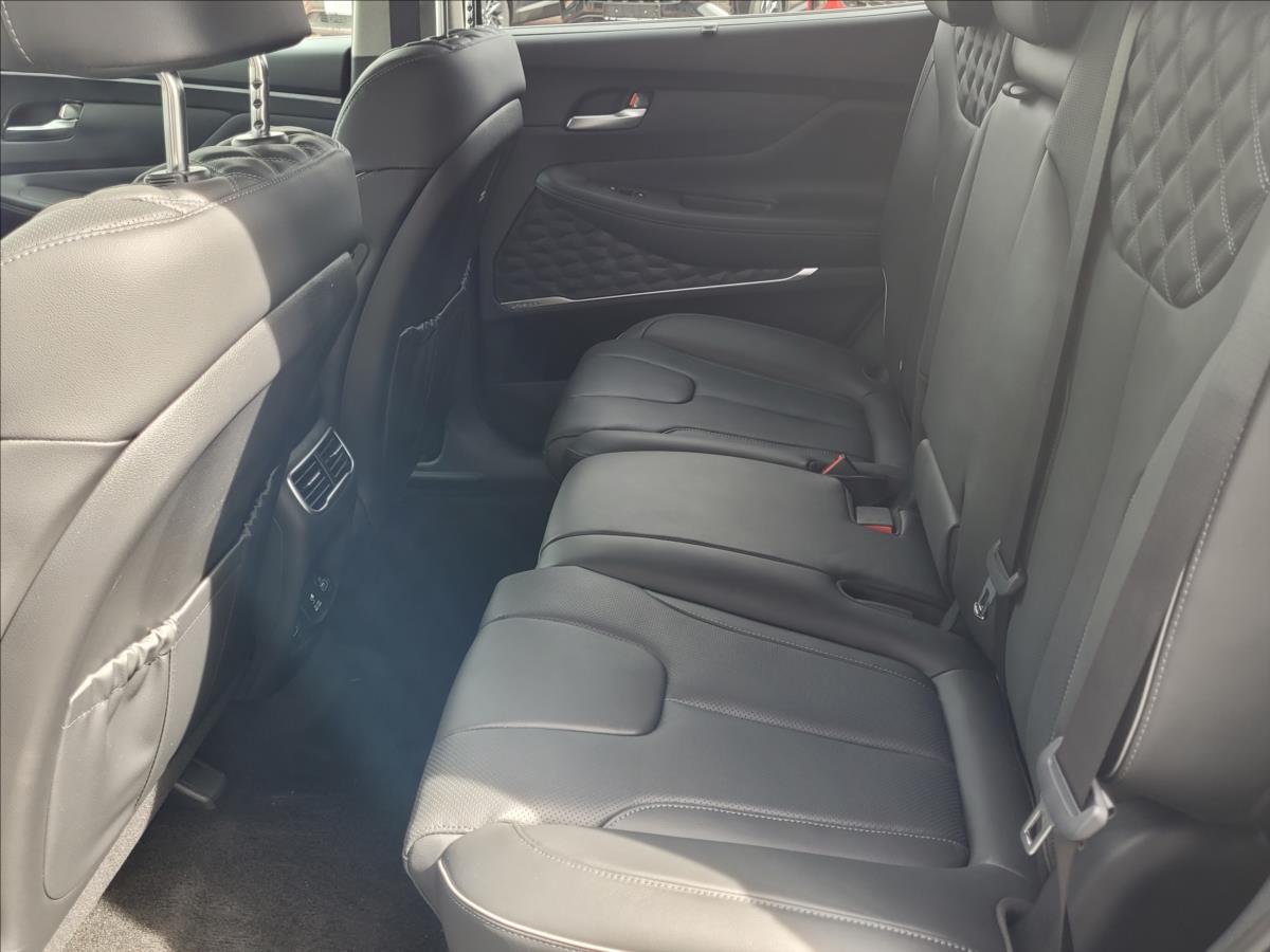 Hyundai Santa Fe SUV 1,6 l 195 kw