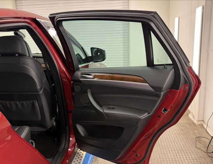 BMW X6 SUV 3,0 l 225 kw