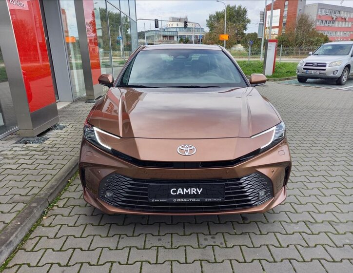 Toyota Camry Sedan / Limuzína 2,5 l 169 kw