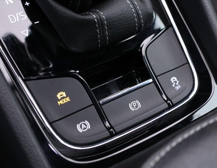 Škoda Karoq SUV 1,5 l 110 kw