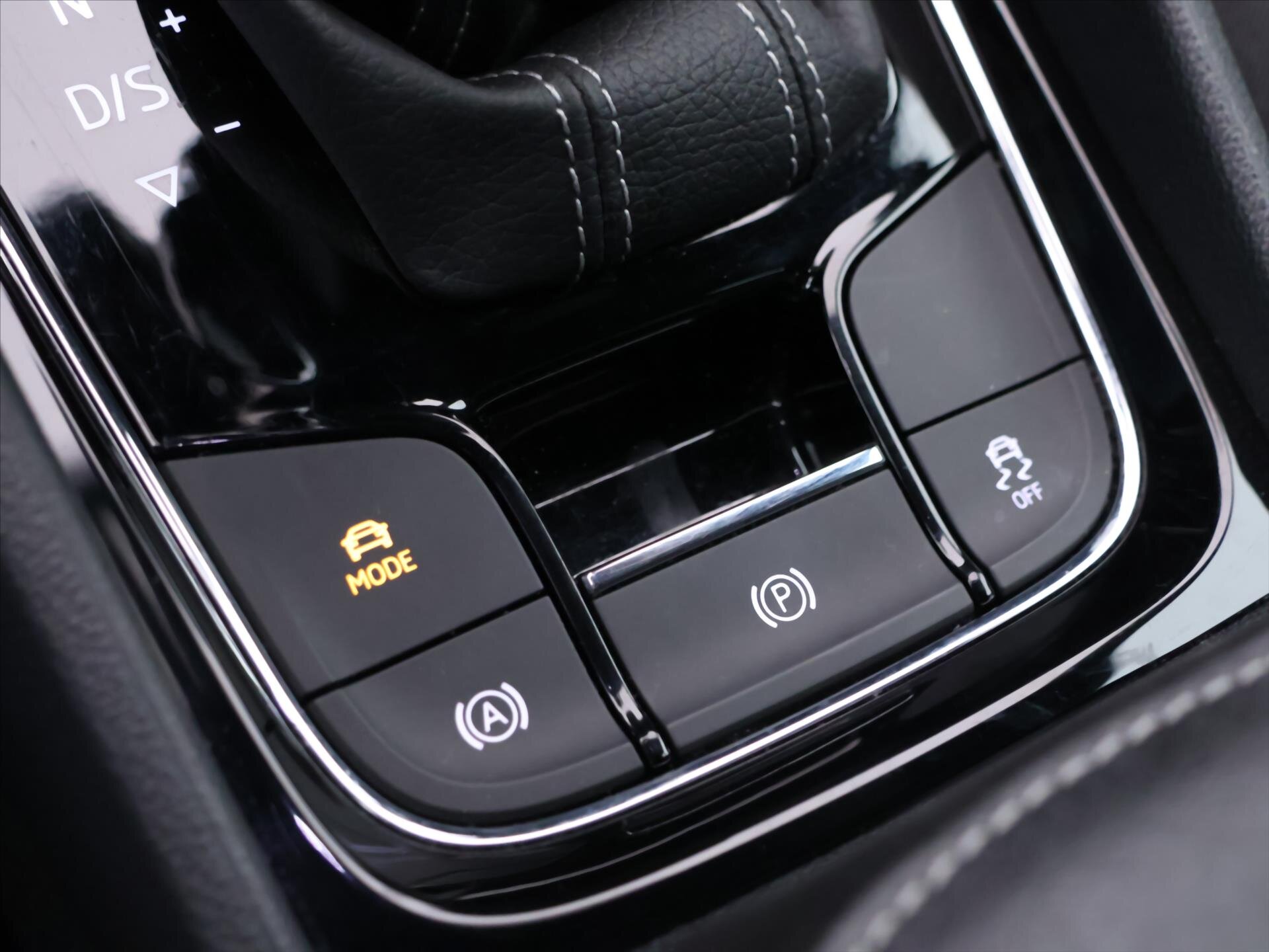 Škoda Karoq SUV 1,5 l 110 kw