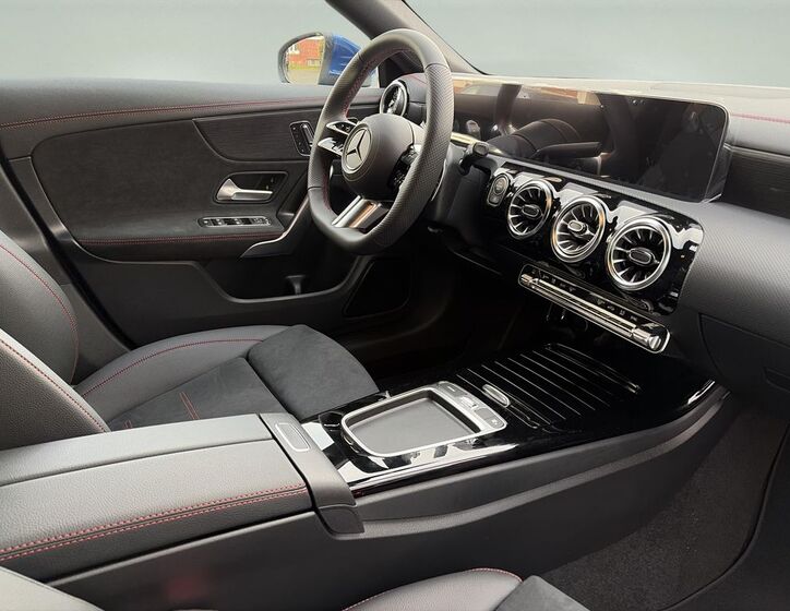 Mercedes-Benz CLA 12