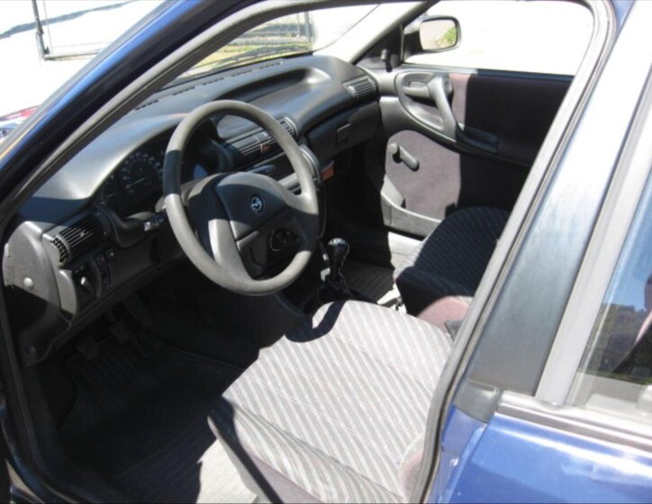 Opel Astra Sedan / Limuzína 1,4 l 44 kw