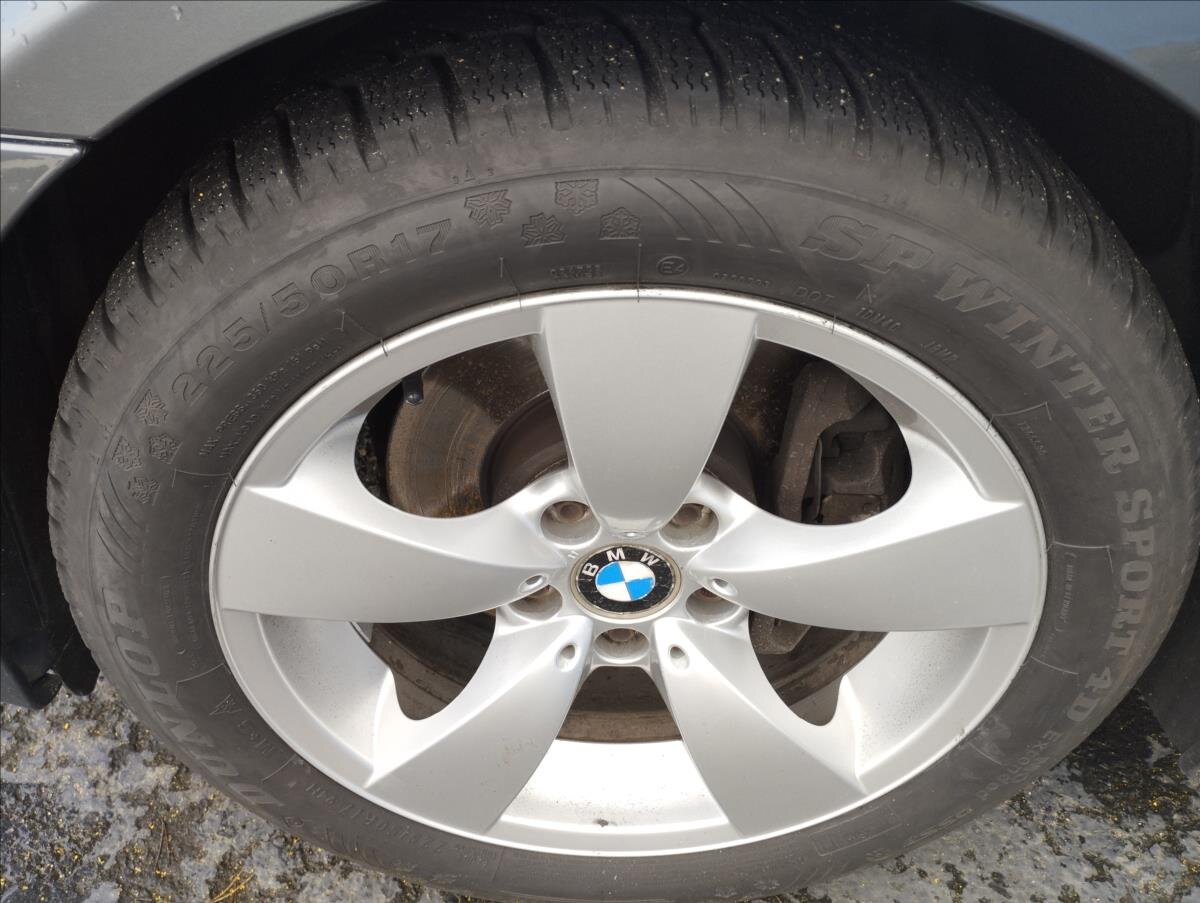 BMW Řada 5 Kombi 3,0 l 170 kw