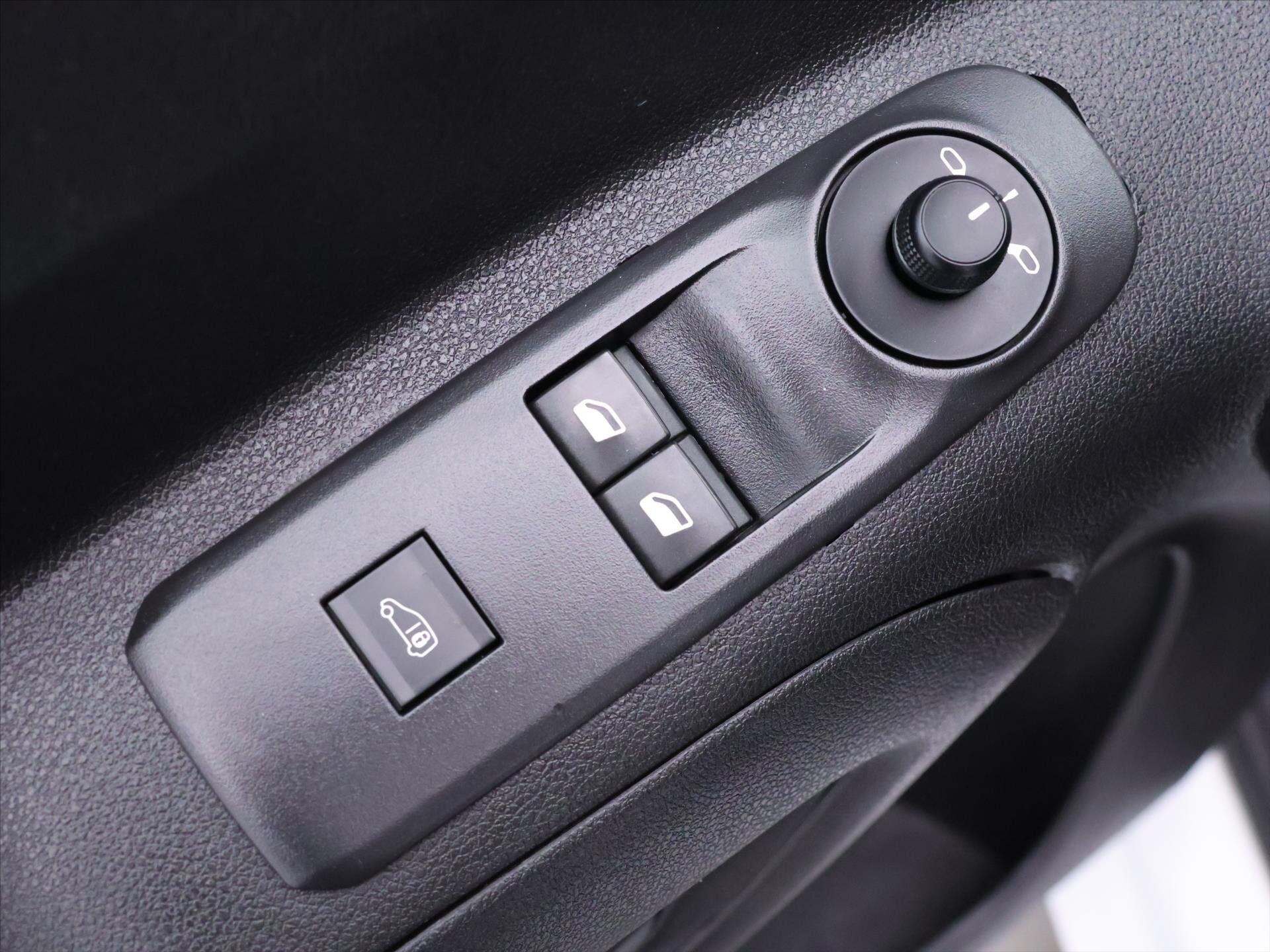 Peugeot Partner Ostatní 1,5 l 75 kw