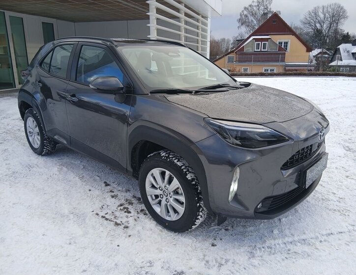 Toyota Yaris Cross 8