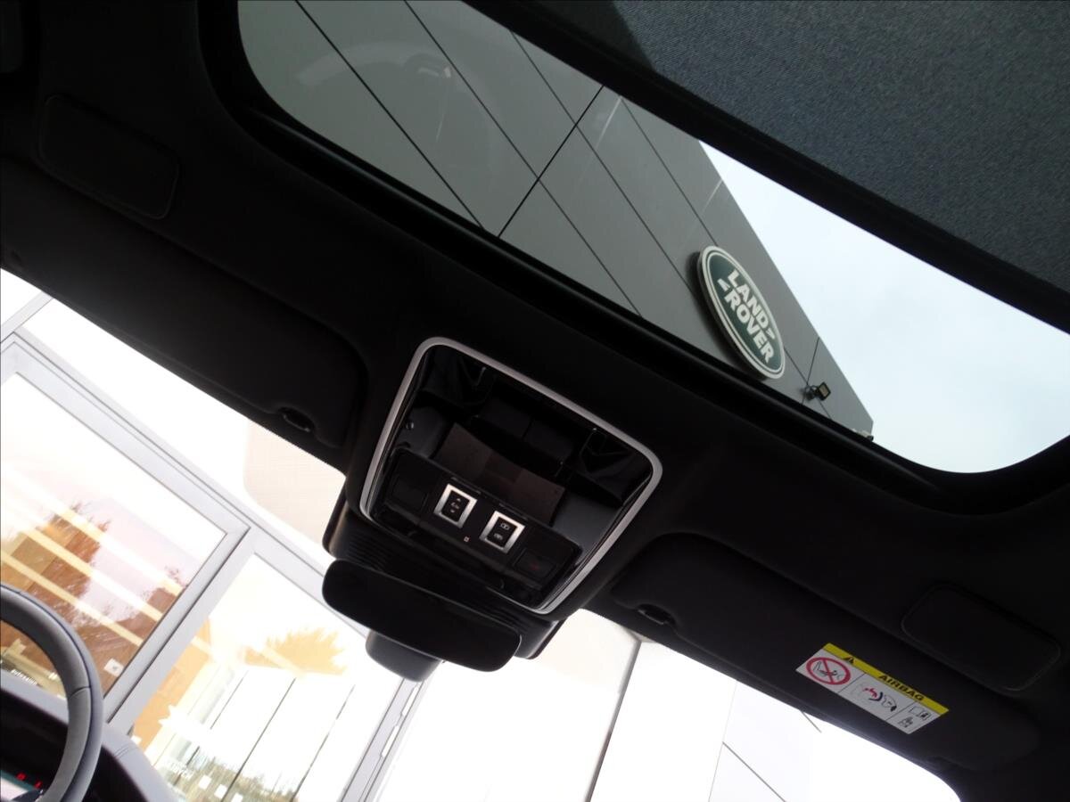 Land Rover Range Rover Velar SUV / Terénní 2,0 l 150 kw