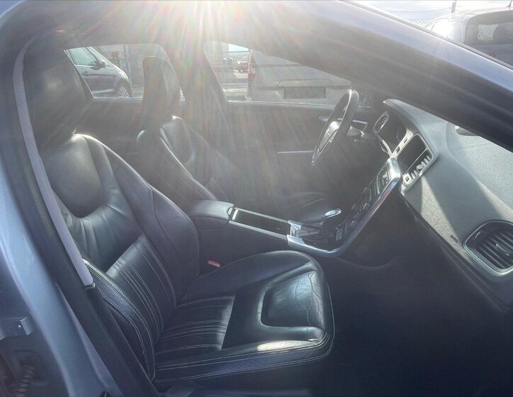 Volvo V60 Kombi 2,4 l 158 kw