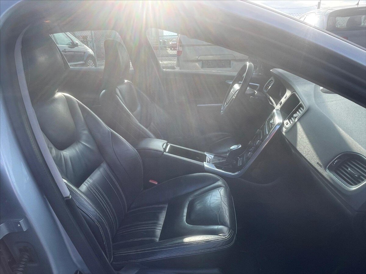 Volvo V60 Kombi 2,4 l 158 kw