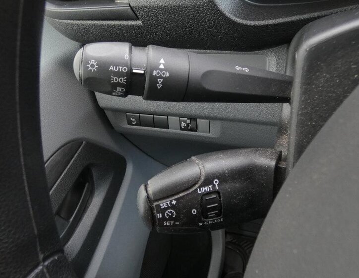 Opel Vivaro Užitková 2,0 l 106 kw