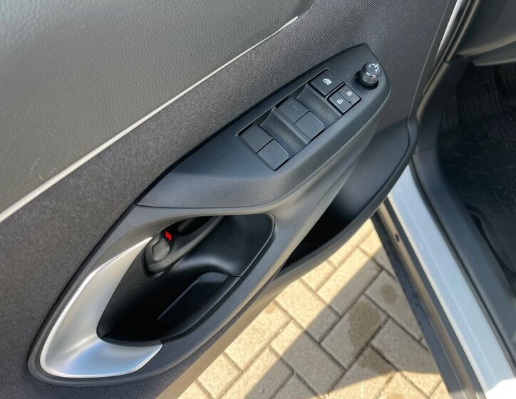 Toyota Yaris Cross SUV / Terénní 1,5 l 68 kw