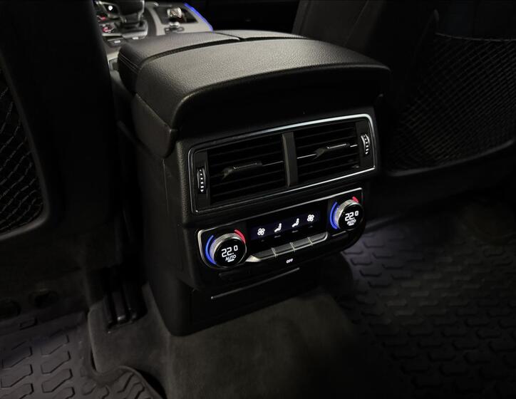 Audi Q7 35
