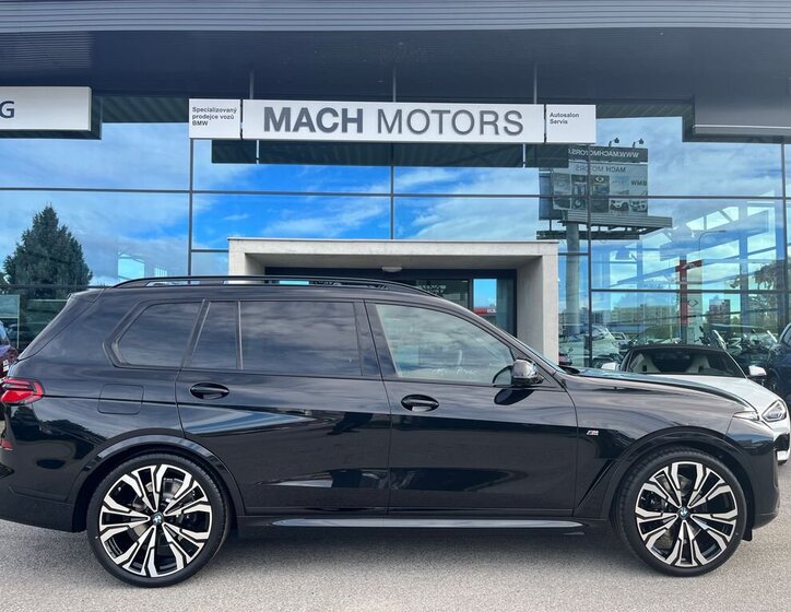 BMW X7 SUV / Terénní 3,0 l 250 kw