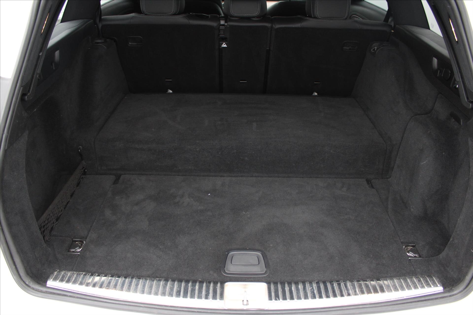 Mercedes-Benz Třídy E Kombi 2,0 l 143 kw