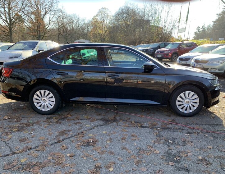 Škoda Superb Sedan / Limuzína 1,5 l 110 kw